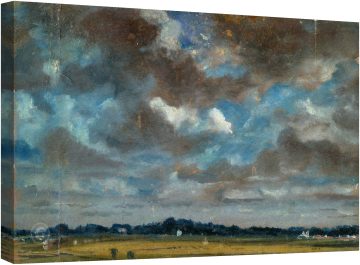 Обширен пейзаж със сиви облаци