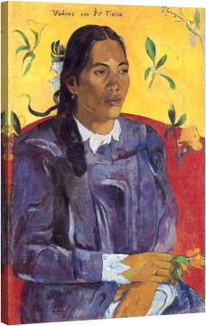 Жена с цвете