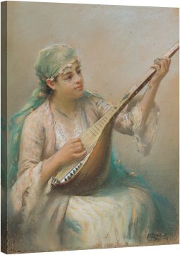 Жена свири на струнен инструмент