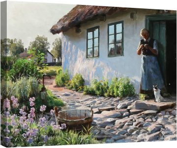 Пред къщата