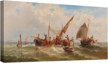 Риболовни лодки срещу венецианския силует