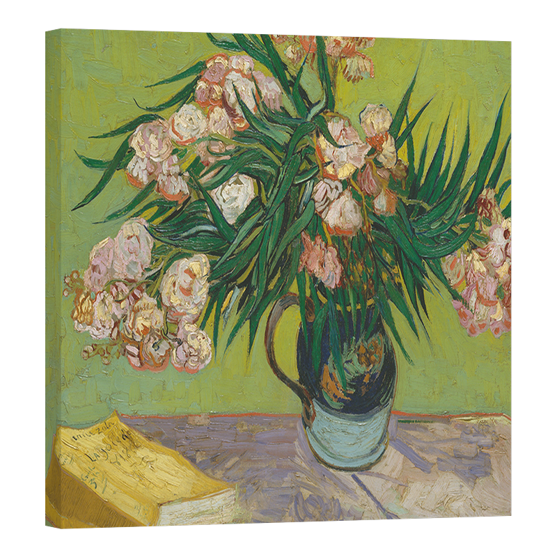 Натюрморт ваза с орлеандри